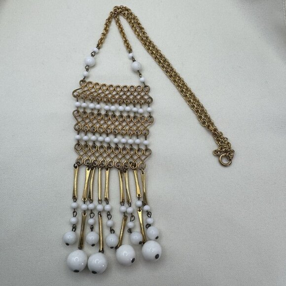VTG 29” Milk Glass Bead Tassel Necklace Gold Tone Chain Boho Statement Retro - Picture 5 of 7